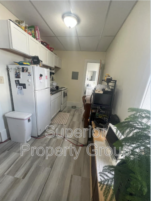 121 N High St #B - Photo 5 of 9