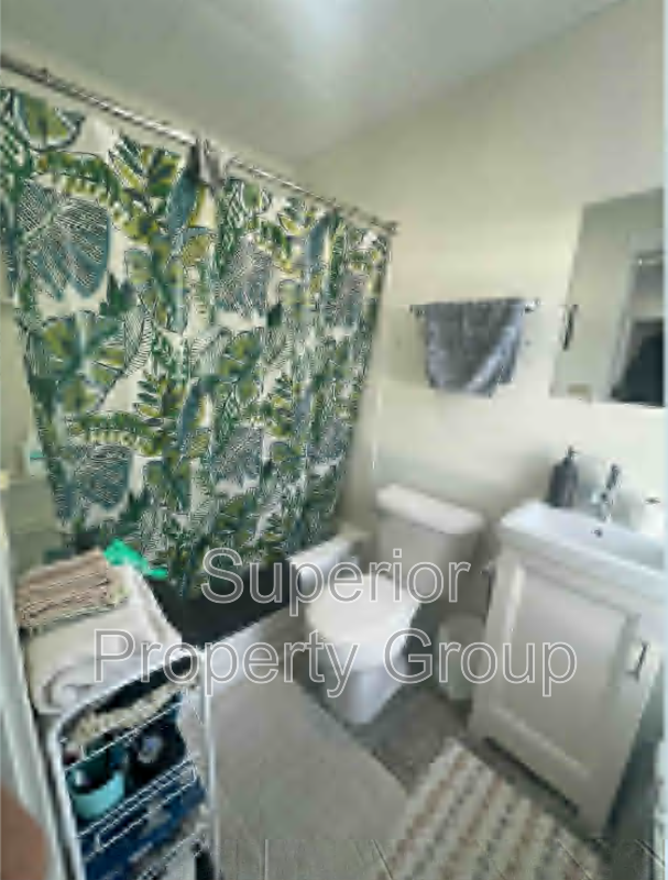 121 N High St #B - Photo 7 of 9