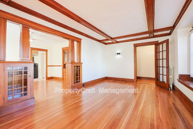 105 Marlboro St - Photo 3 of 19