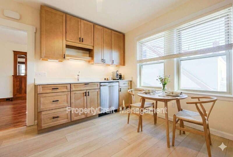 105 Marlboro St - Photo 5 of 19