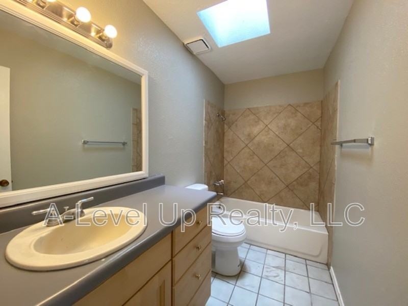 1503 N Riverview Blvd - Photo 4 of 8