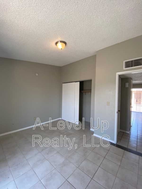 1503 N Riverview Blvd - Photo 5 of 8