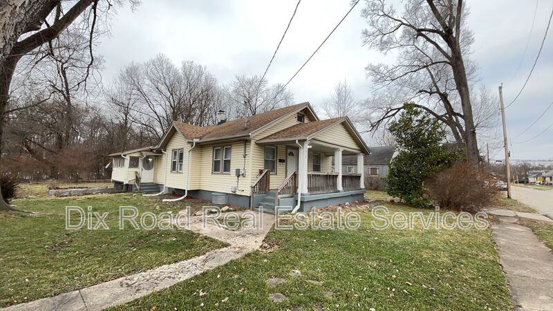 1019 Burleigh Ave - Photo 3 of 22