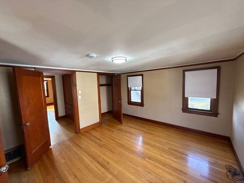 240 13th St Ne - Photo 6 of 17