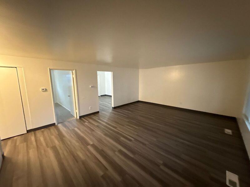 848 Plymouth Dr Ne #6 - Photo 3 of 30