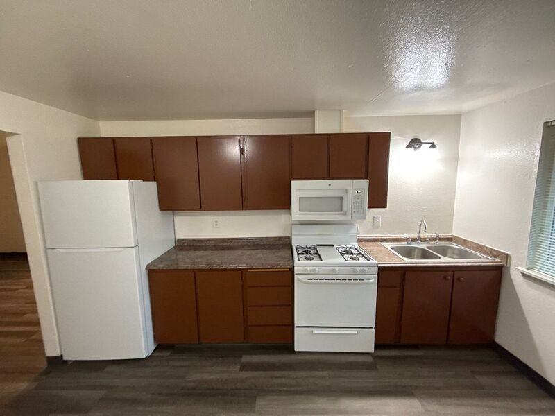 848 Plymouth Dr Ne #6 - Photo 6 of 30