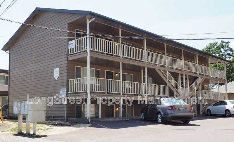 830 Sw Grove St #1 - Photo 2 of 16