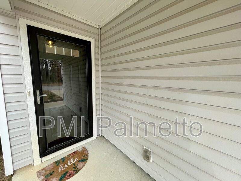 341 Liliana Dr - Photo 3 of 29