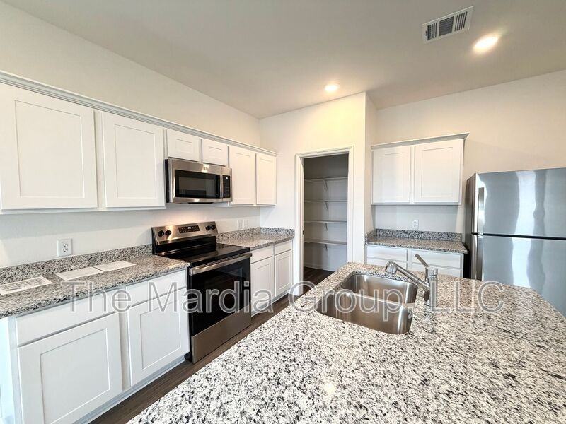 1229 Herring Dr - Photo 4 of 16