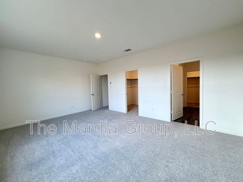 1229 Herring Dr - Photo 5 of 16