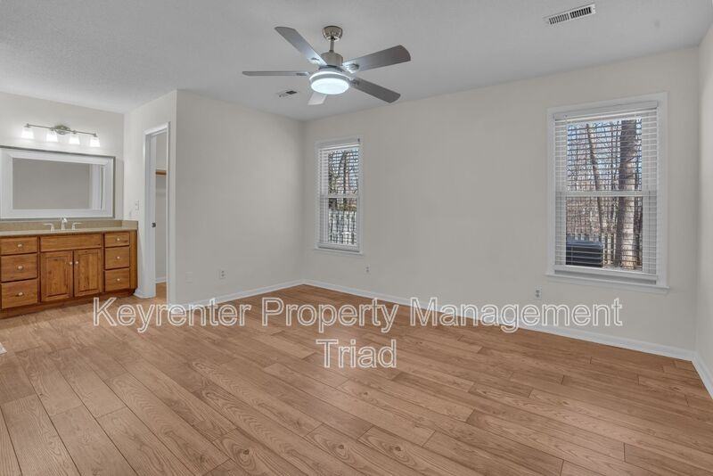 5110 N Oaks Dr - Photo 4 of 50