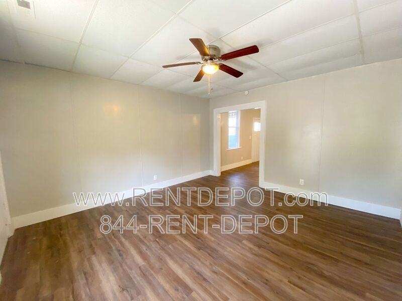 1019 N Garvin St - Photo 3 of 10