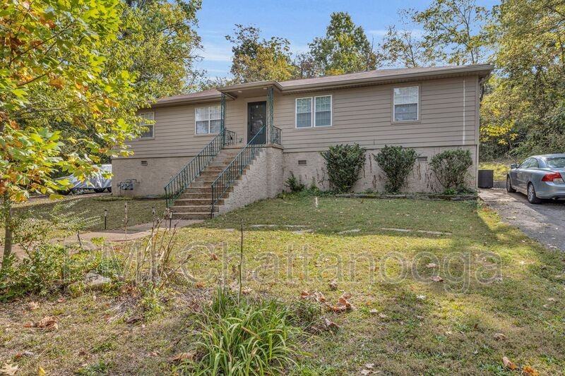 306 Glenwood Cir - Photo 2 of 31