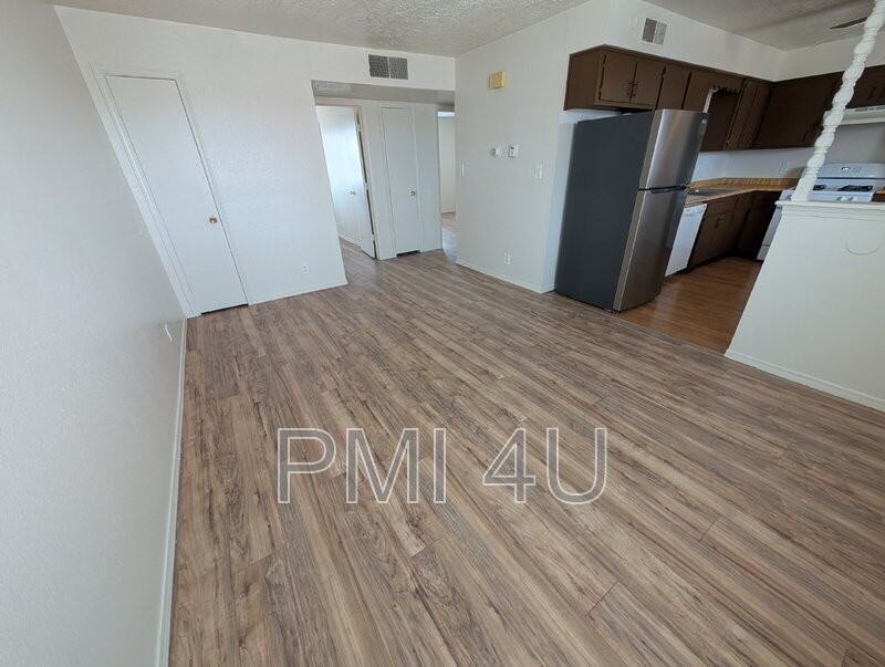 95 Darlene Rd Se #B - Photo 3 of 17