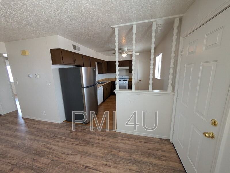 95 Darlene Rd Se #B - Photo 4 of 17