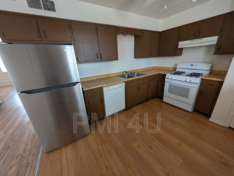 95 Darlene Rd Se #B - Photo 5 of 17