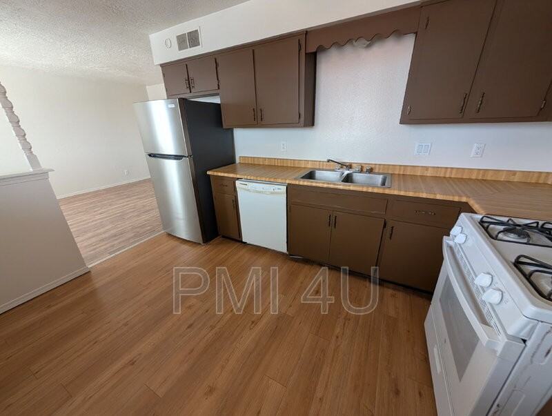 95 Darlene Rd Se #B - Photo 7 of 17