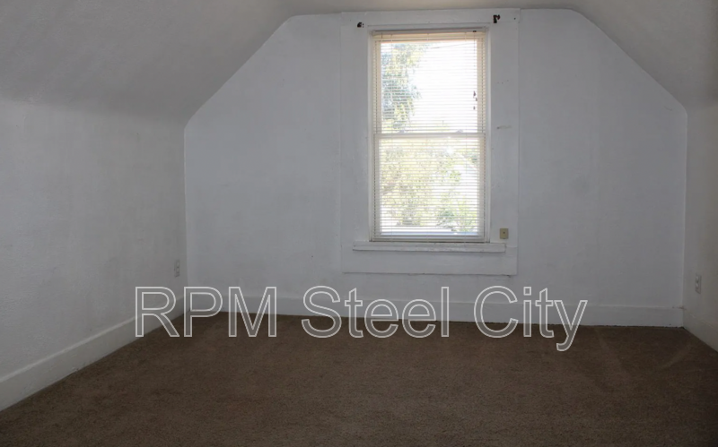 1012 Cedar St - Photo 6 of 13