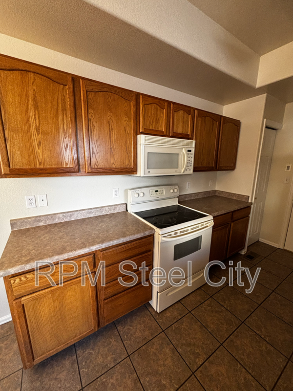 4149 Outlook Blvd #J - Photo 6 of 18