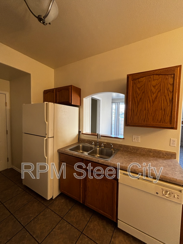 4149 Outlook Blvd #J - Photo 7 of 18