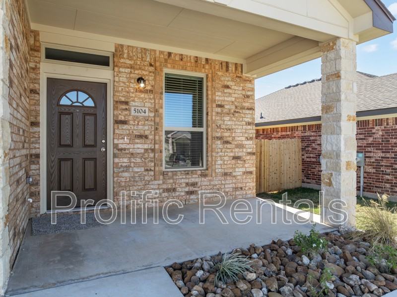 5104 Rose Garden Loop - Photo 4 of 26