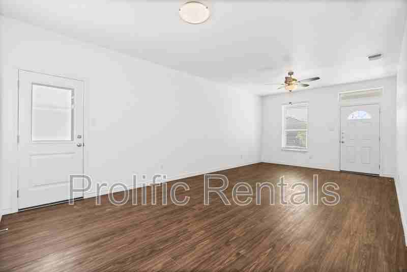 5104 Rose Garden Loop - Photo 6 of 26