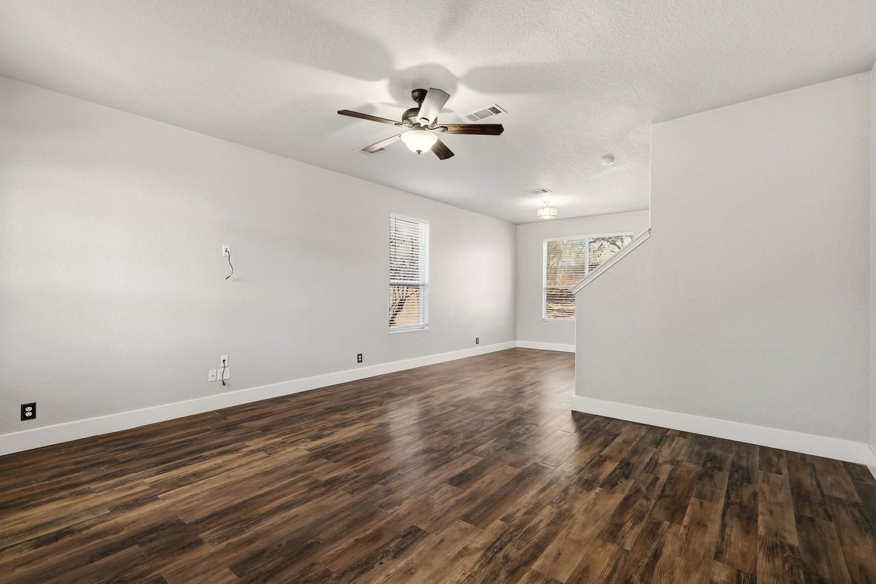 9103 Tezel Ct - Photo 3 of 29