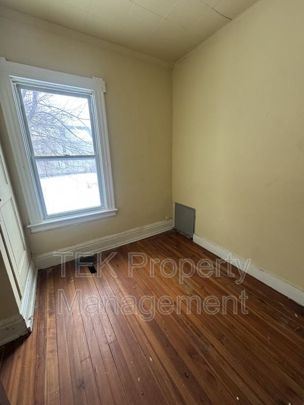 100 Weyl St #100 - Photo 3 of 7