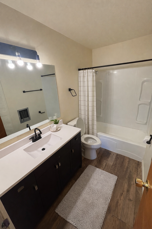 2006 W Woodriver Dr - Photo 2 of 8