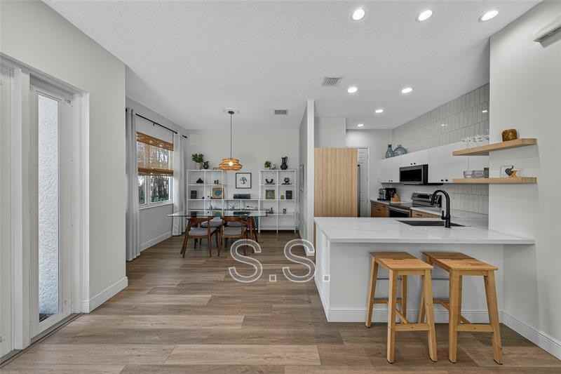 15 Ne 20th Ave - Photo 2 of 40