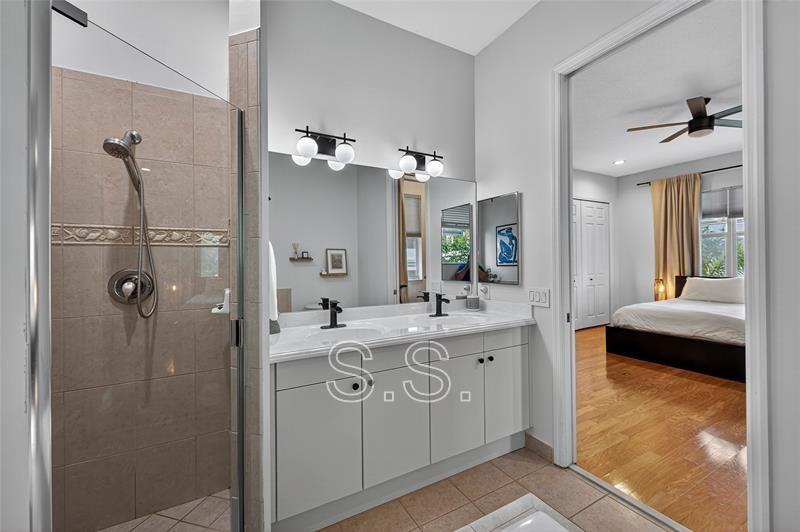 15 Ne 20th Ave - Photo 3 of 40