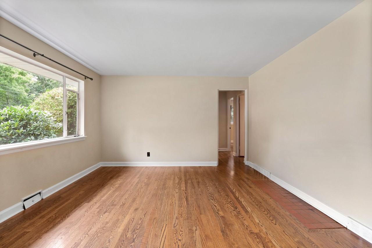 196 Morningside Dr - Photo 4 of 20