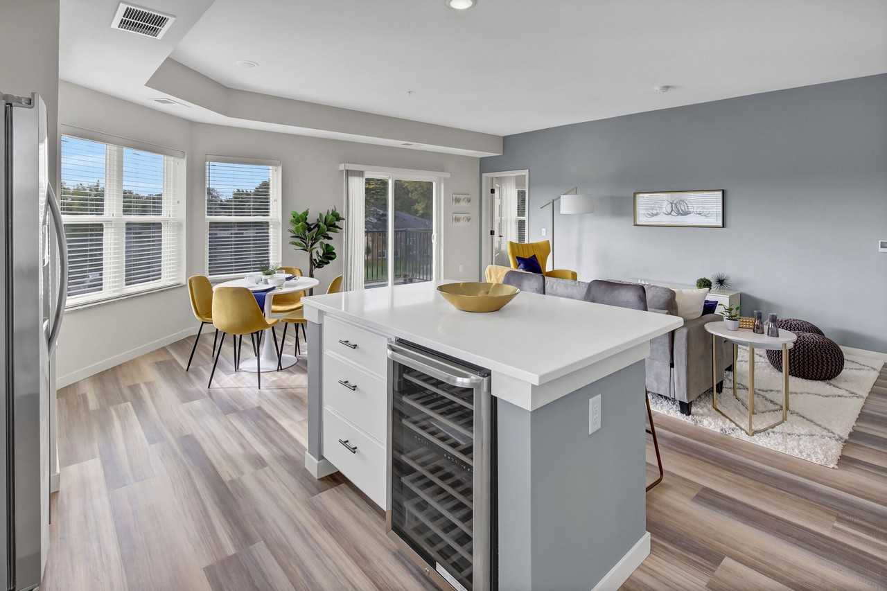 Novo - Photo 3 of 21