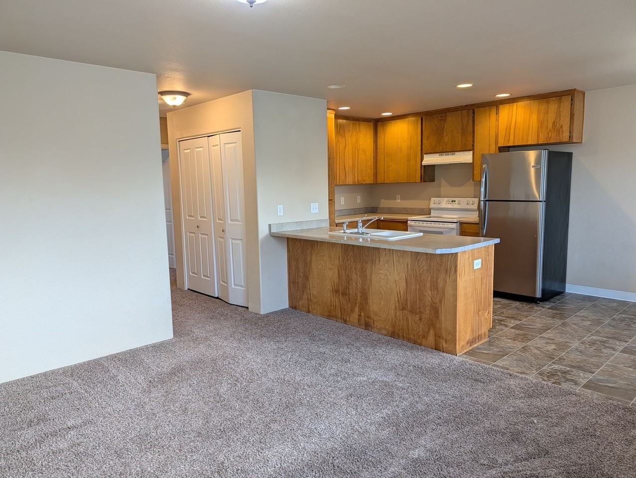 3161 Juniper Rdg #11 - Photo 5 of 25