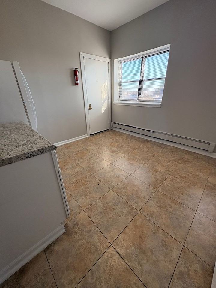 Maypole-MASTER - Photo 4 of 22