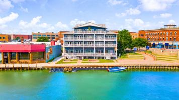 featured image of 504 Quay St