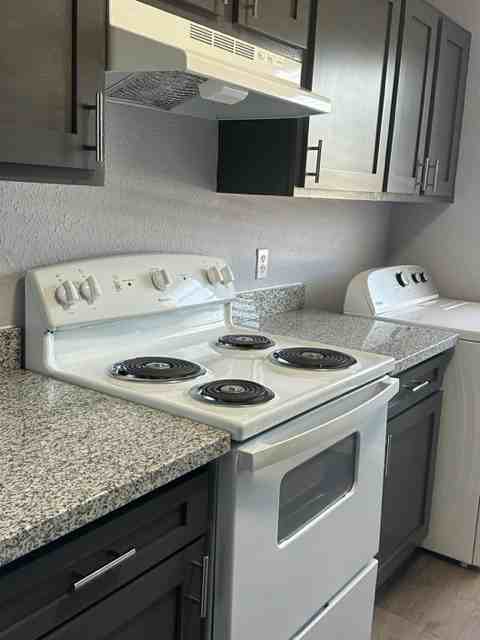 CFT Parkdale Plaza - Crow Rd - Photo 5 of 6