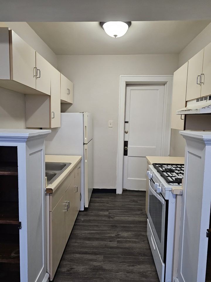 130 Forest Avenue - Photo 2 of 10