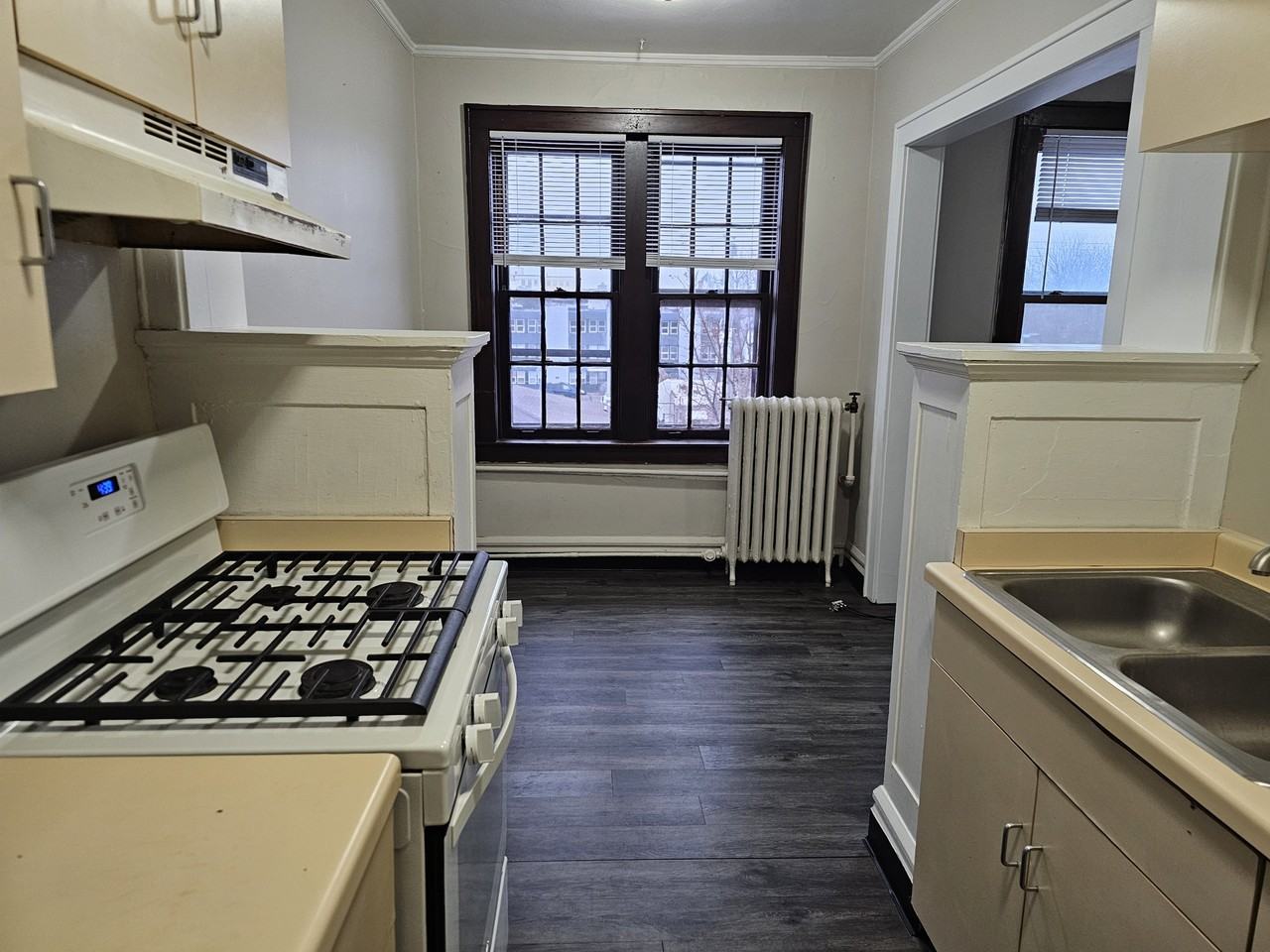 130 Forest Avenue - Photo 3 of 10