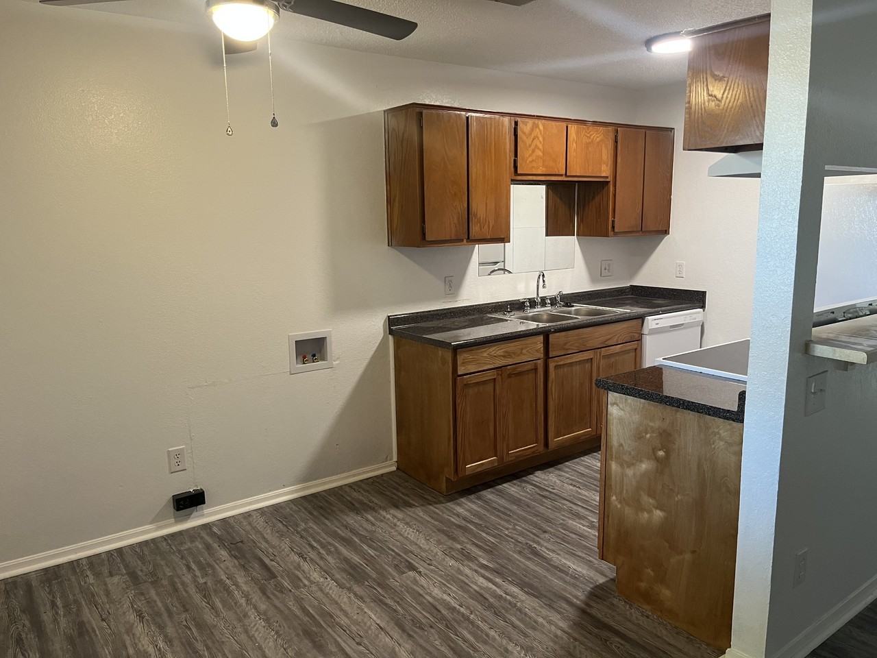 BC 3261 - Photo 2 of 7