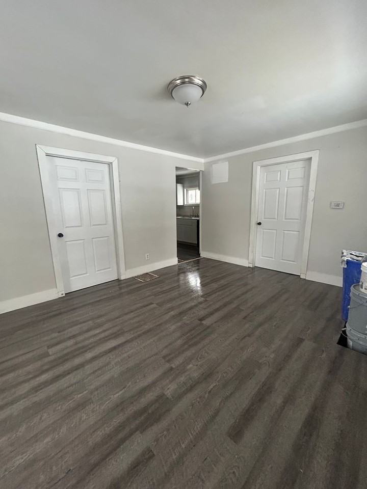 1910 Johnson St - Photo 3 of 11