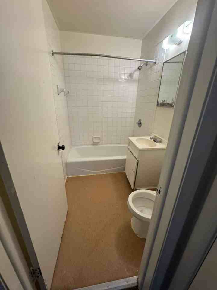 5839 North 84th Street - Photo 4 of 7