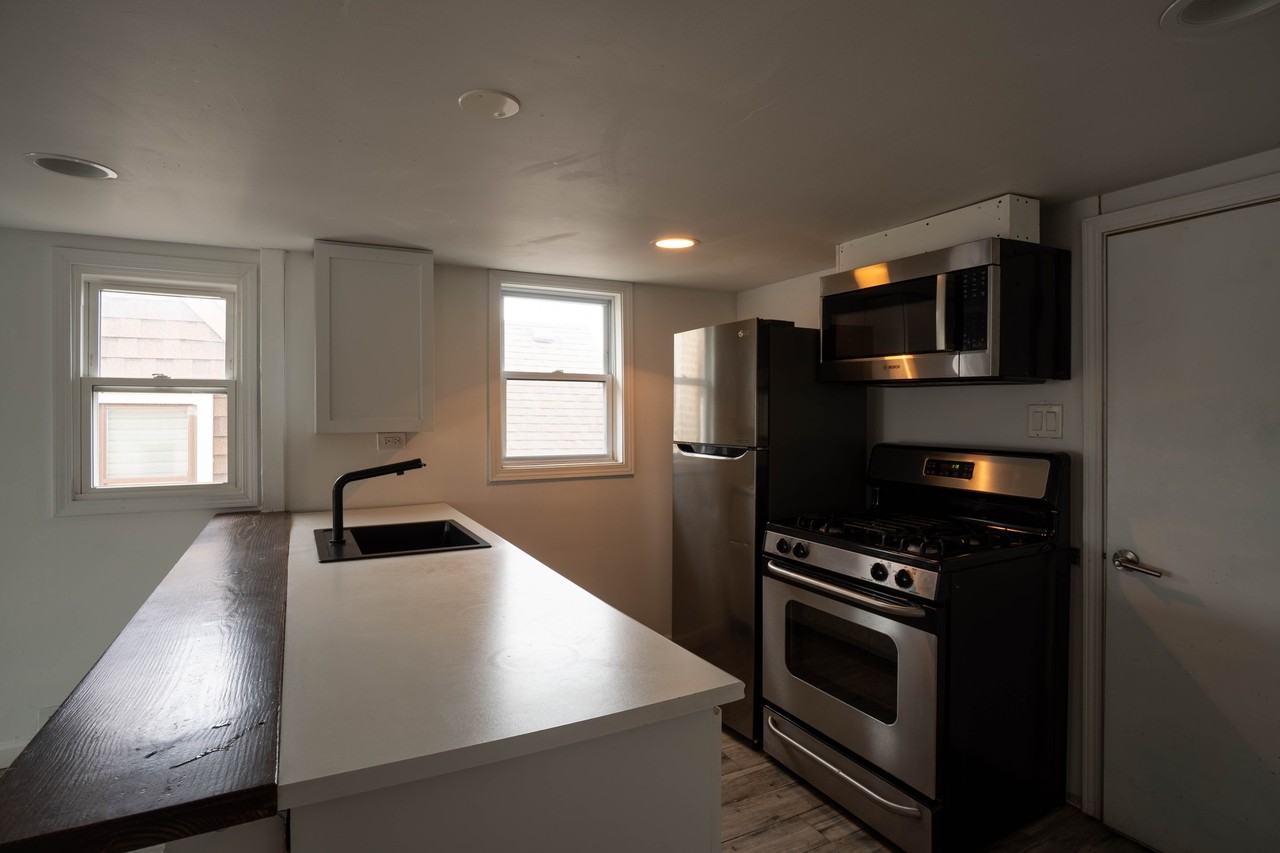 2324 North 74th Court - Photo 4 of 7