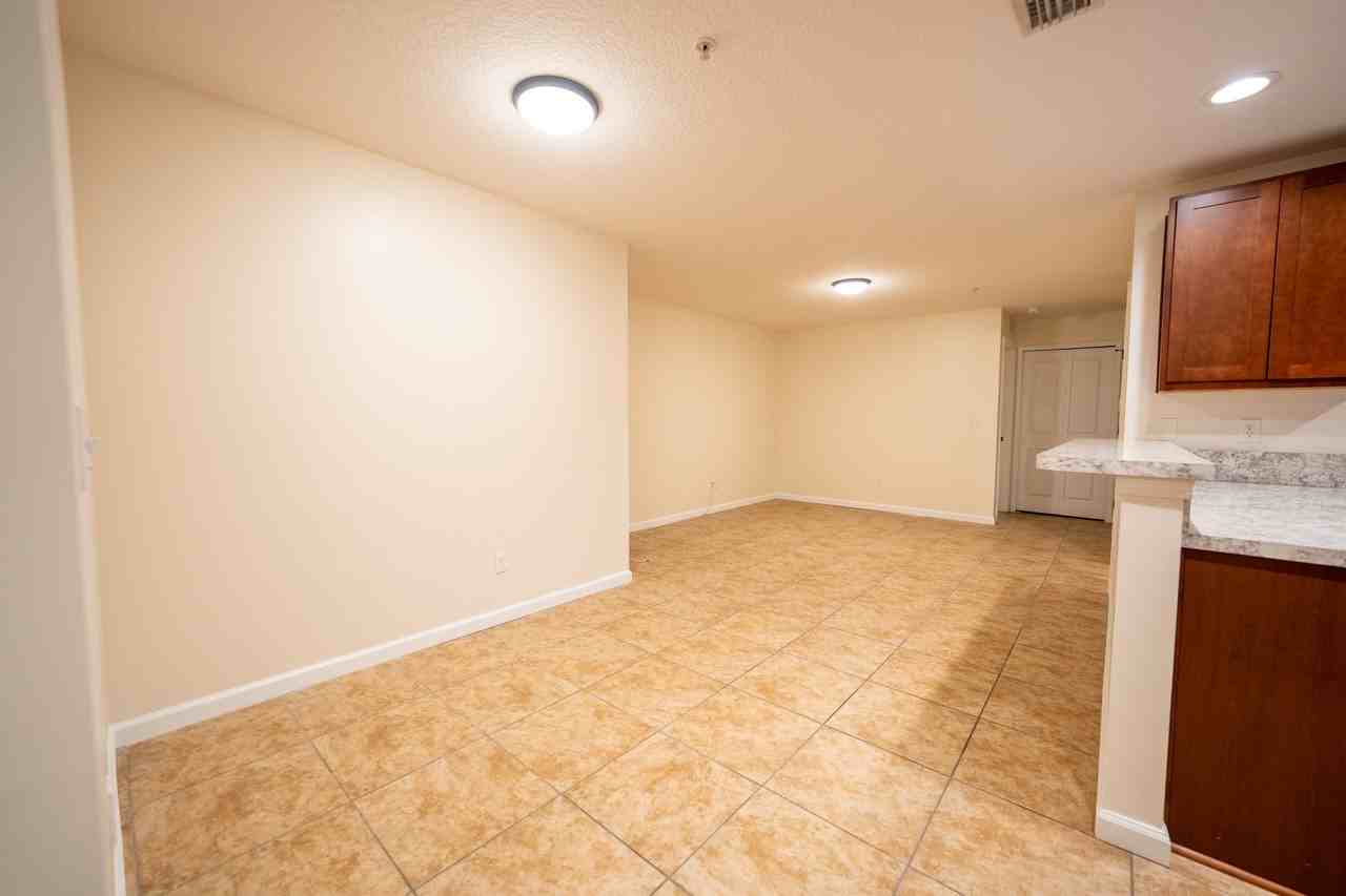 806 Oak Street - Photo 2 of 50