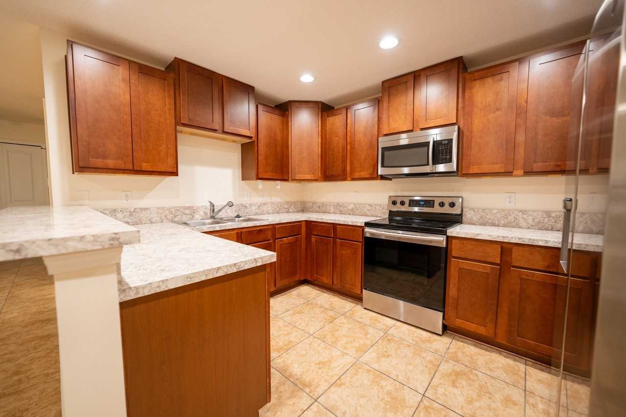 806 Oak Street - Photo 3 of 50