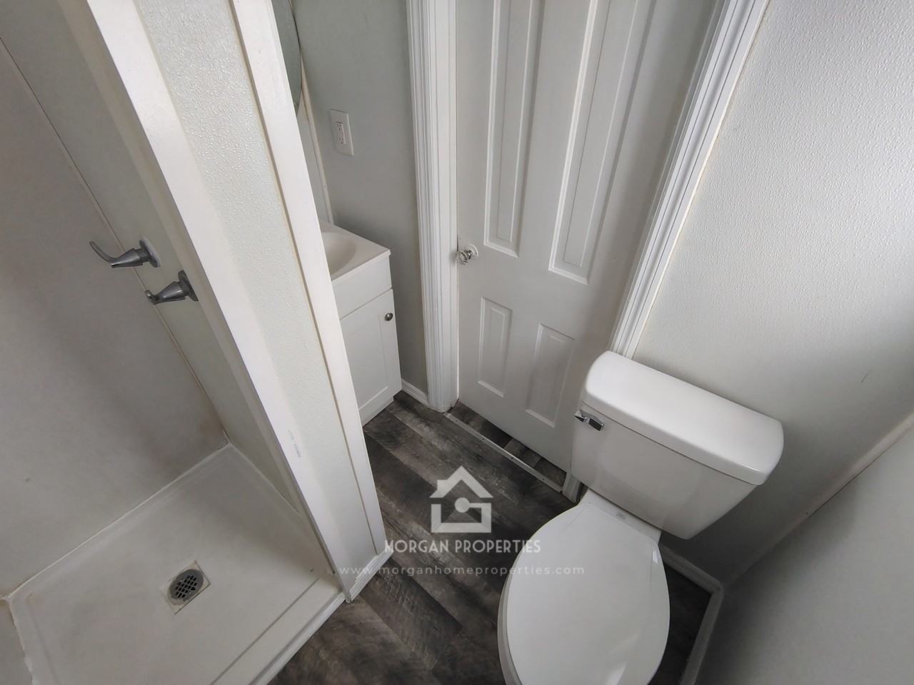 725 1/2 W 8TH ST - Photo 3 of 3