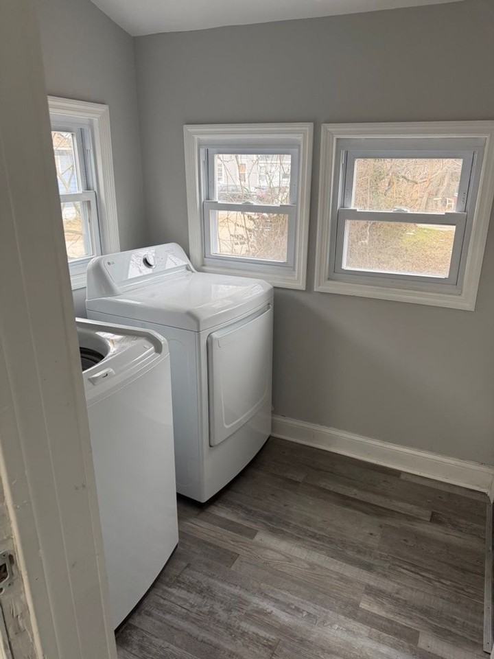 232 W Washington Ave - Photo 6 of 21