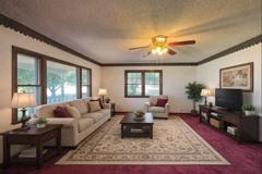 901 W Chestnut St - Photo 1 of 1