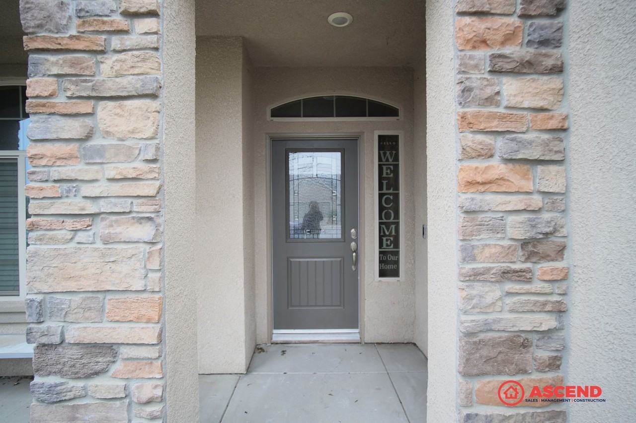 5419 Clarion Channel Ln - Photo 2 of 26