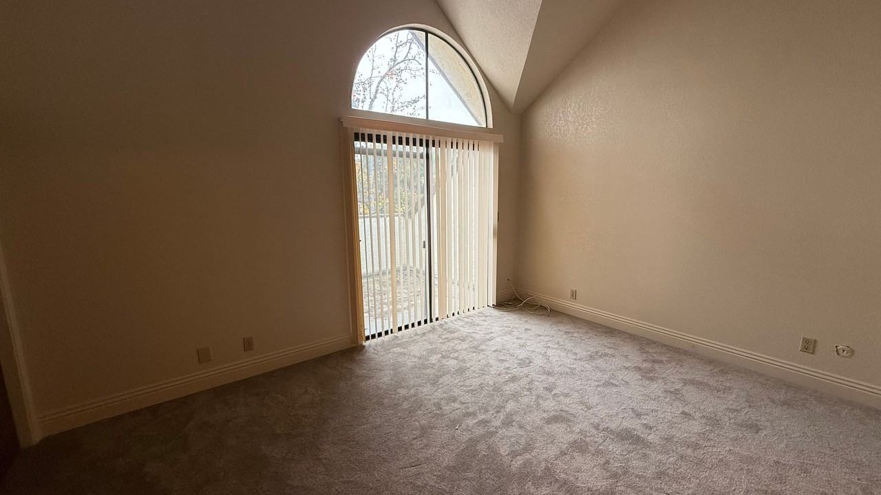 2890 Huntington Blvd #113 - Photo 6 of 21